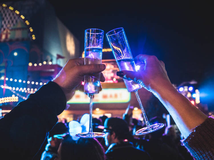 Simple Ways to Plan an Amazing End-of-Year Party